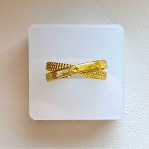 Textured Gold Cross-Over Ring